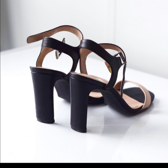 Charles David Grant Sandals* - Picture 2 of 6